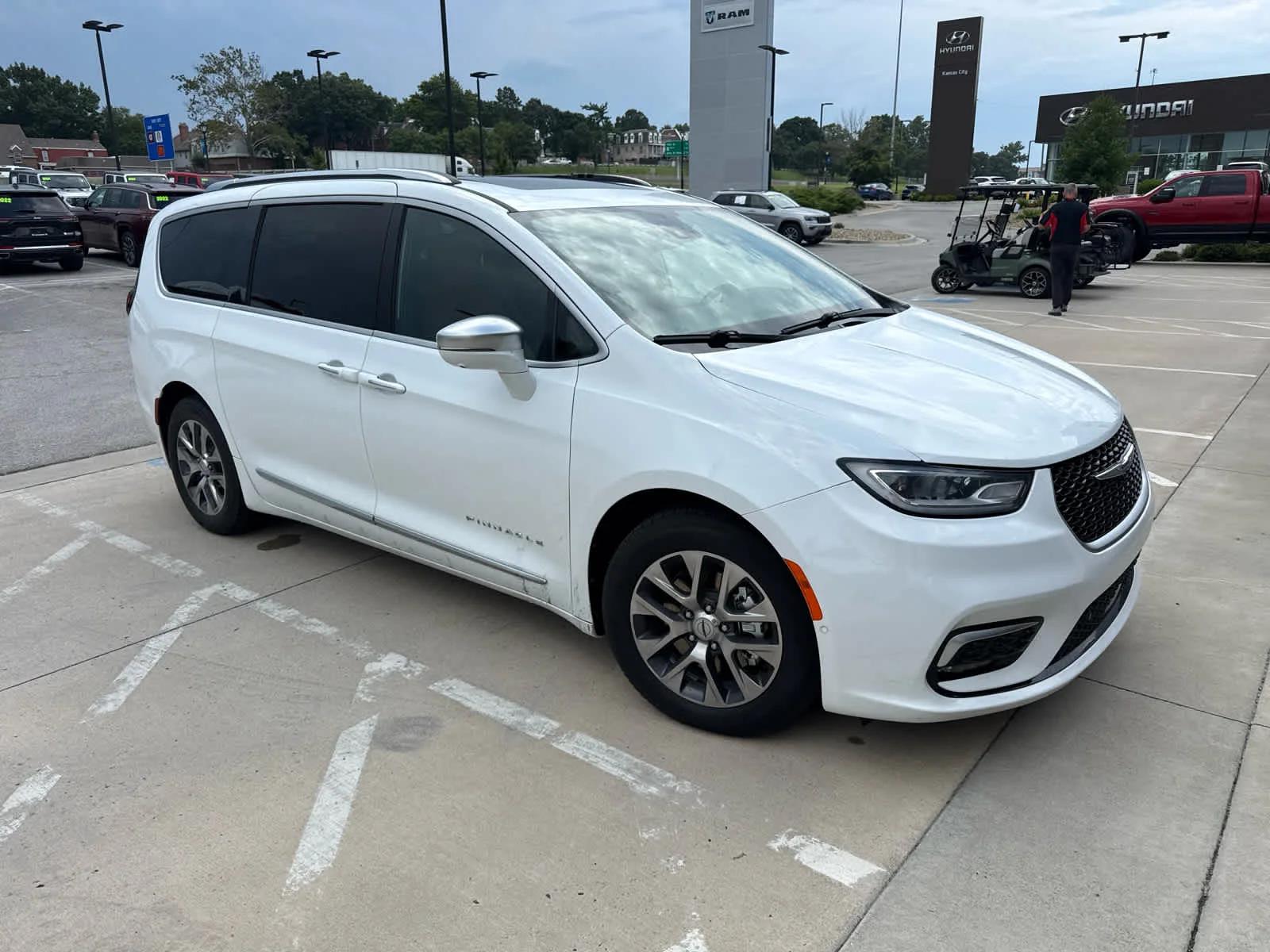 chrysler pacifica hybrid 2022 2C4RC1N78NR184420 image chrysler pacifica hybrid 2022 2C4RC1N78NR184420 image